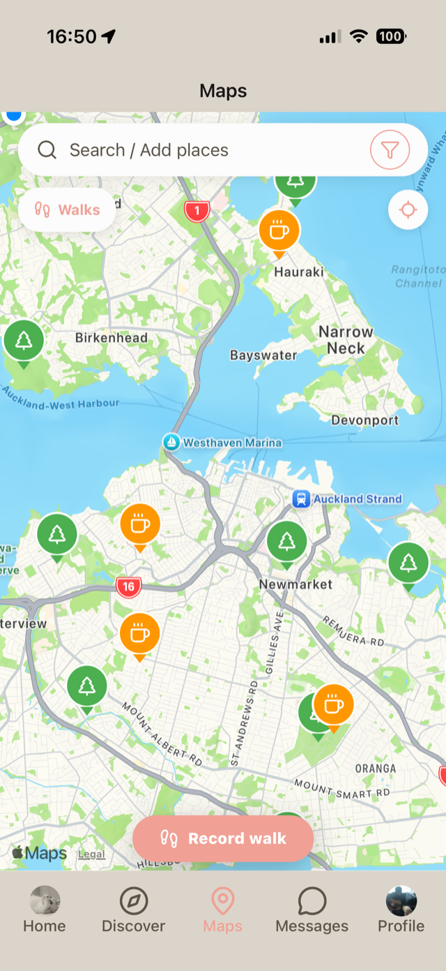 Maps tab showing pet-friendly places and the record walk button